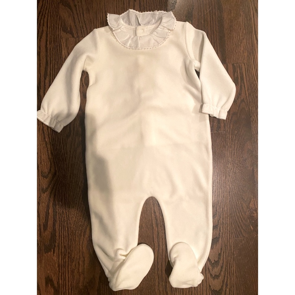 Bonpoint baby pajamas in white velvet-like material with collar